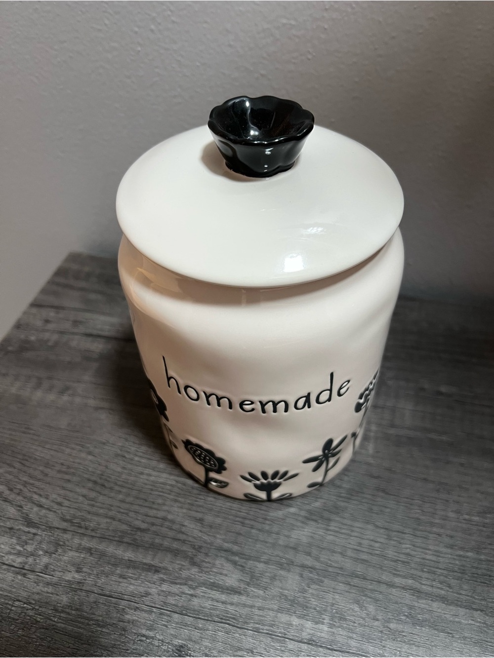 Rae Dunn White Ceramic Lid with Black Logo - Picture 2 of 5